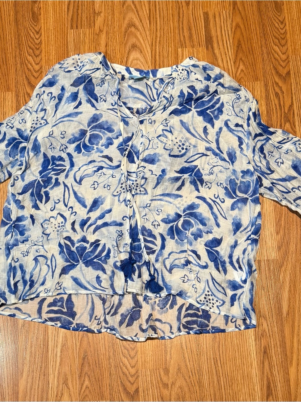 CeCe Blue and White Floral V-Neck Blouse